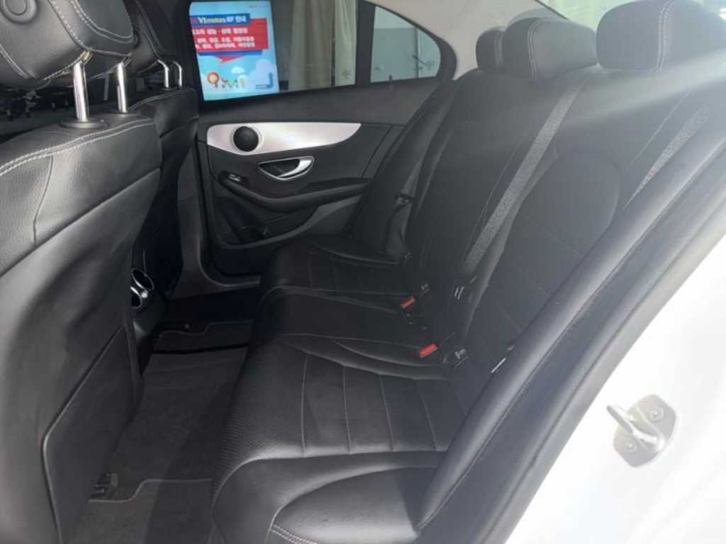 Mercedes-Benz C-Class — photo 07