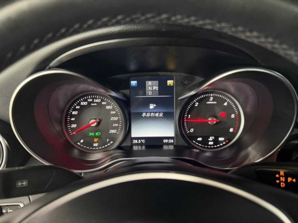Mercedes-Benz C-Class — photo 09