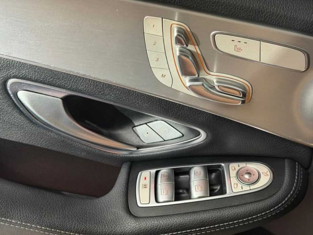 Mercedes-Benz C-Class — photo 16