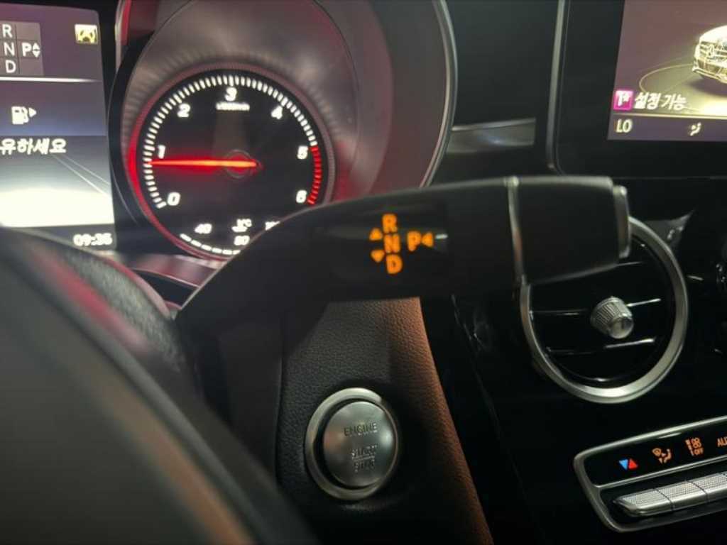 Mercedes-Benz C-Class — photo 17