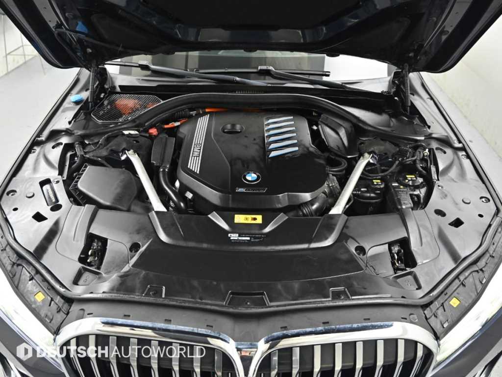 BMW 7-Series — photo 06