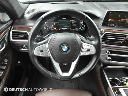 BMW 7-Series — photo 13