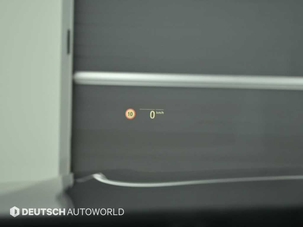 BMW 7-Series — photo 17