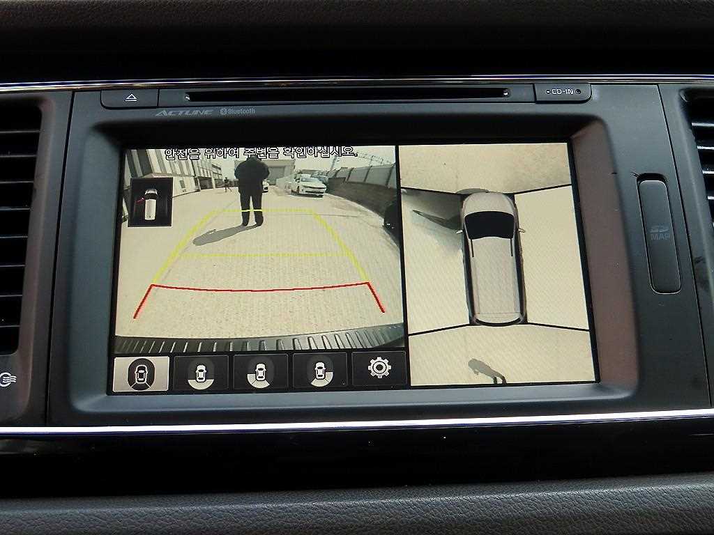 Kia Carnival — photo 14