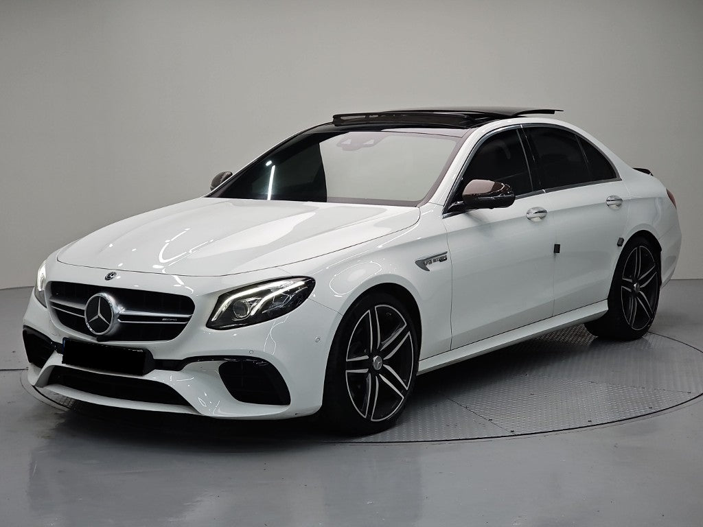 Mercedes-Benz E-Class — photo 01