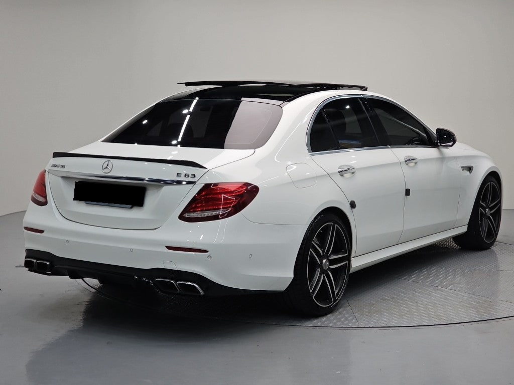 Mercedes-Benz E-Class — photo 04