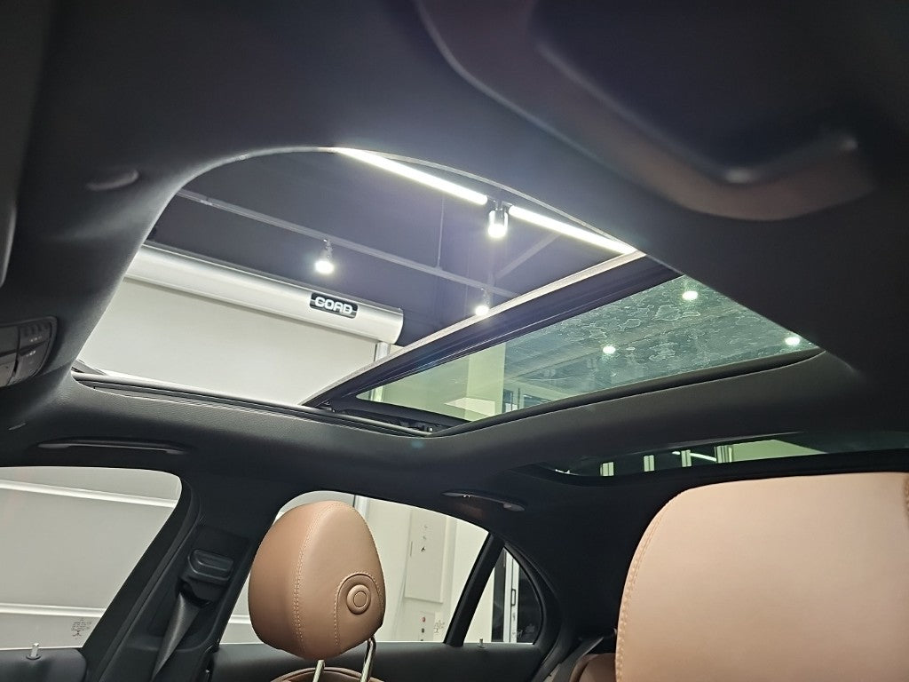 Mercedes-Benz E-Class — photo 14