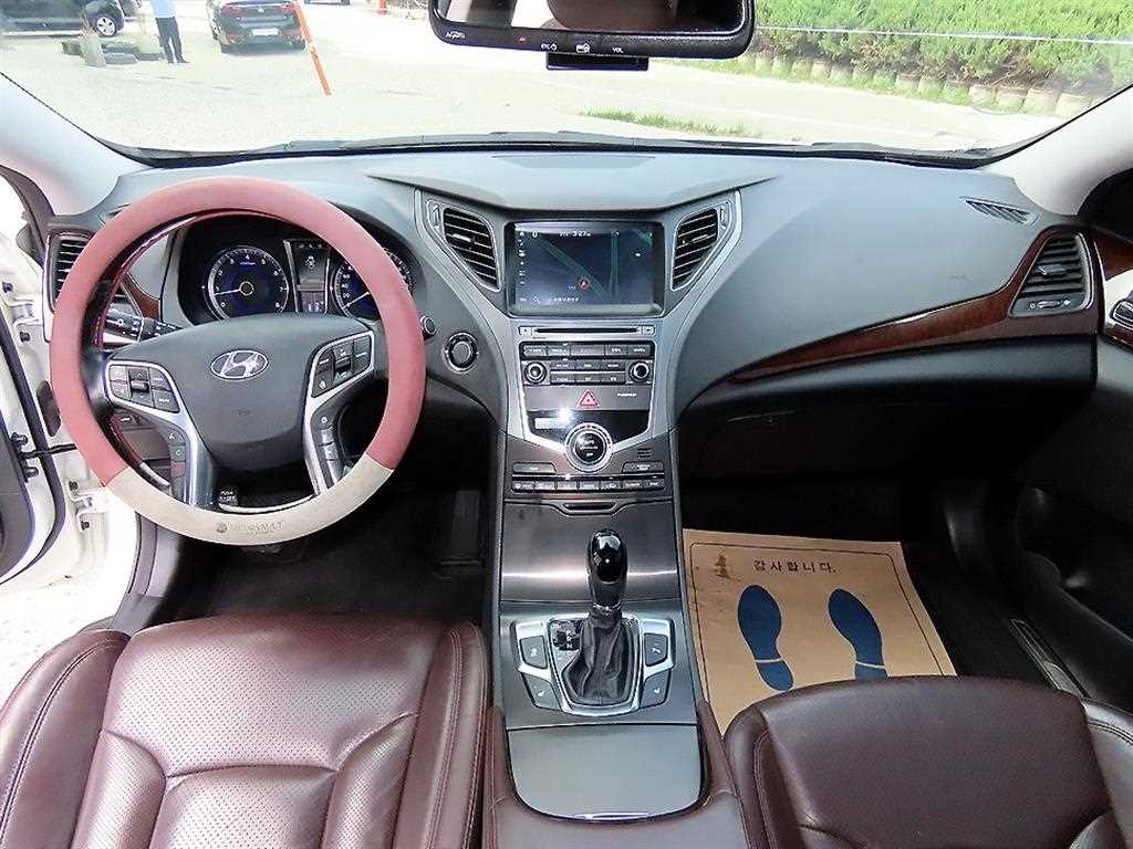Hyundai Grandeur — photo 07
