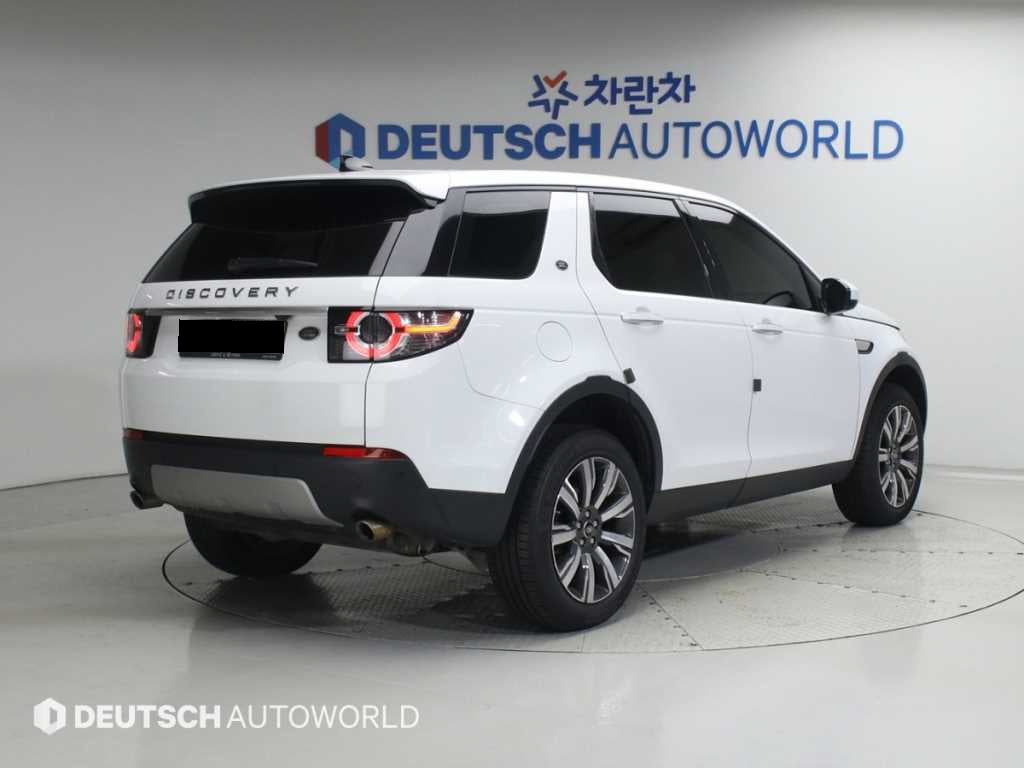 Land Rover Discovery Sport — photo 02
