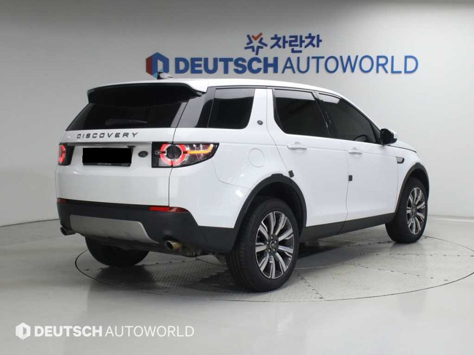 Land Rover Discovery Sport — photo 02