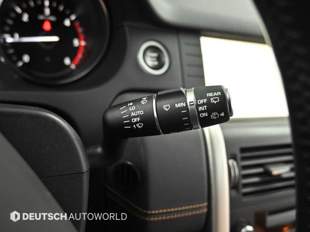 Land Rover Discovery Sport — photo 17