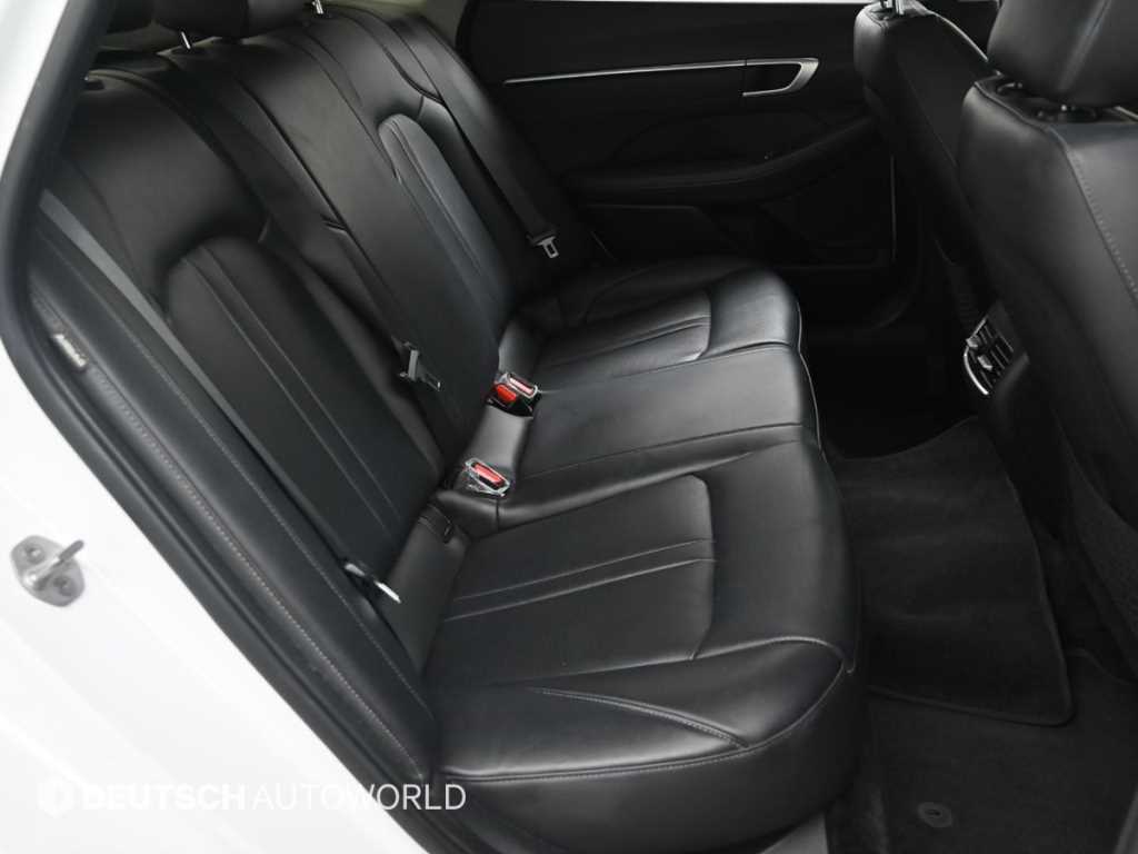 Hyundai Sonata — photo 12
