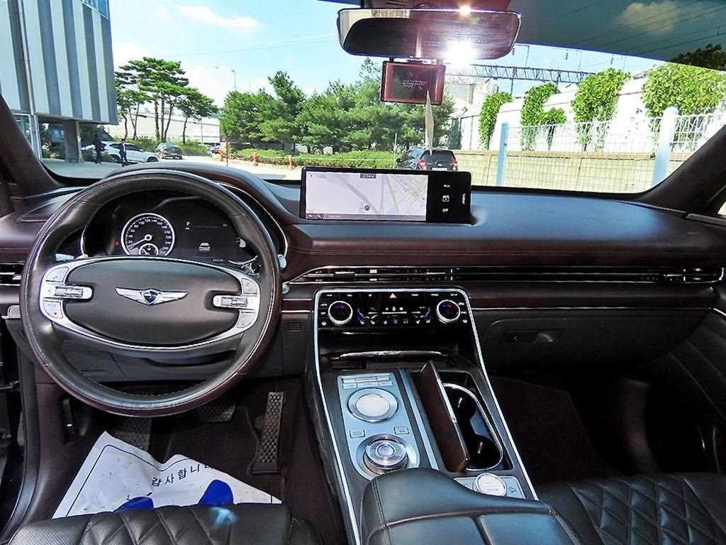 Genesis GV80 — photo 07