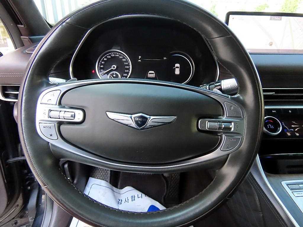 Genesis GV80 — photo 08