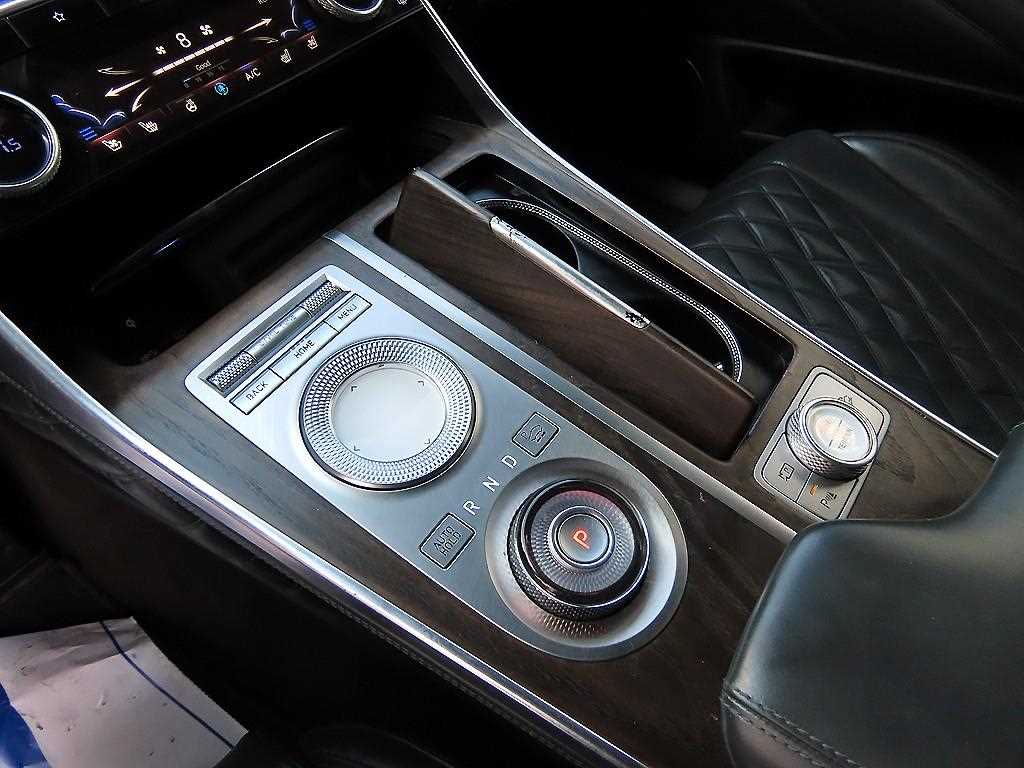 Genesis GV80 — photo 10