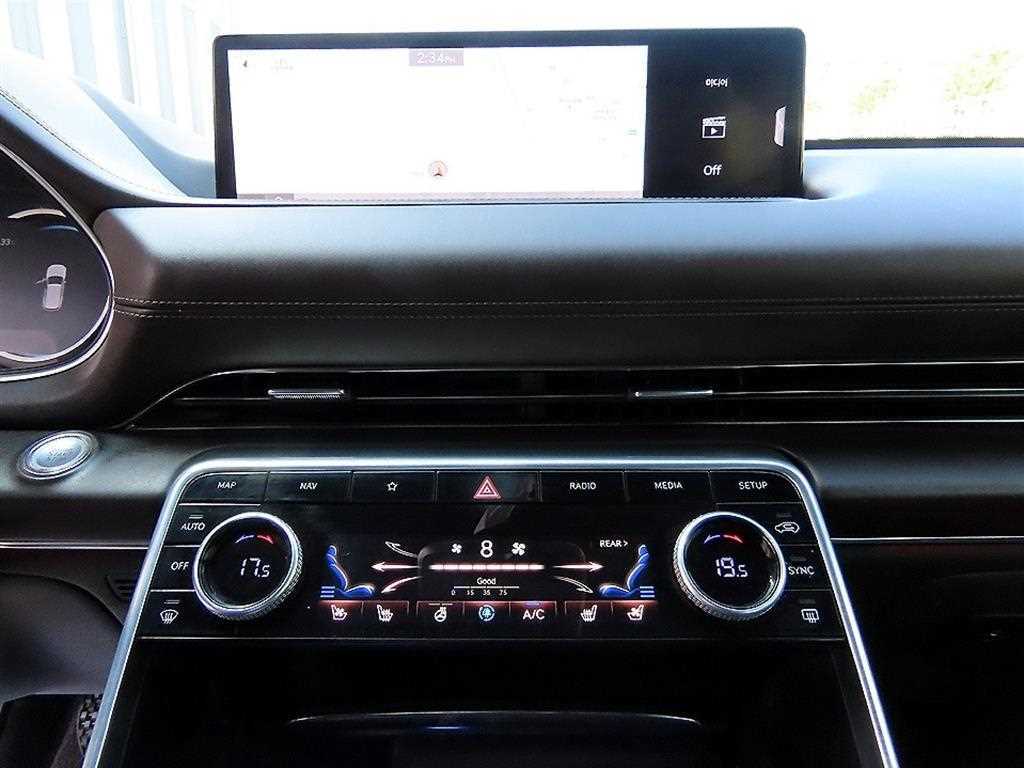 Genesis GV80 — photo 13
