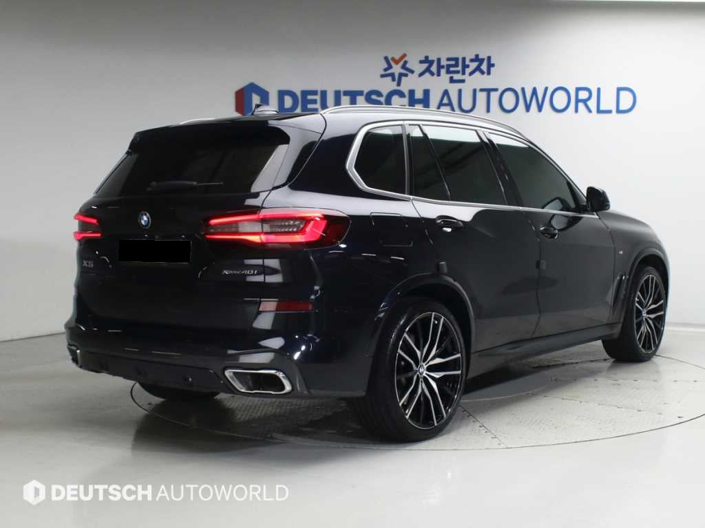 BMW X5 — photo 02
