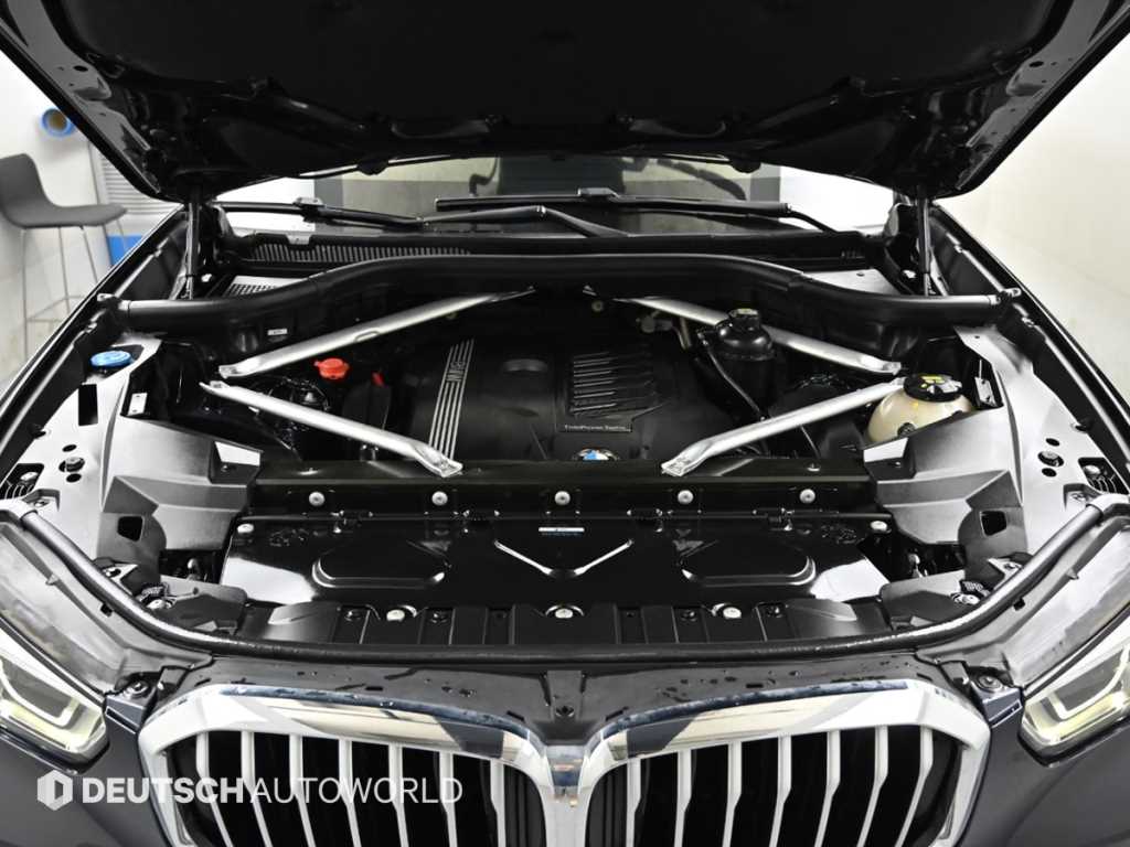 BMW X5 — photo 06