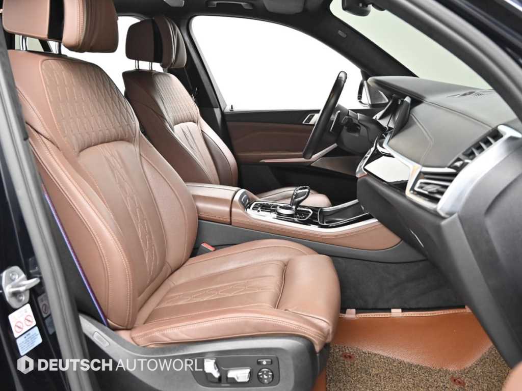 BMW X5 — photo 10