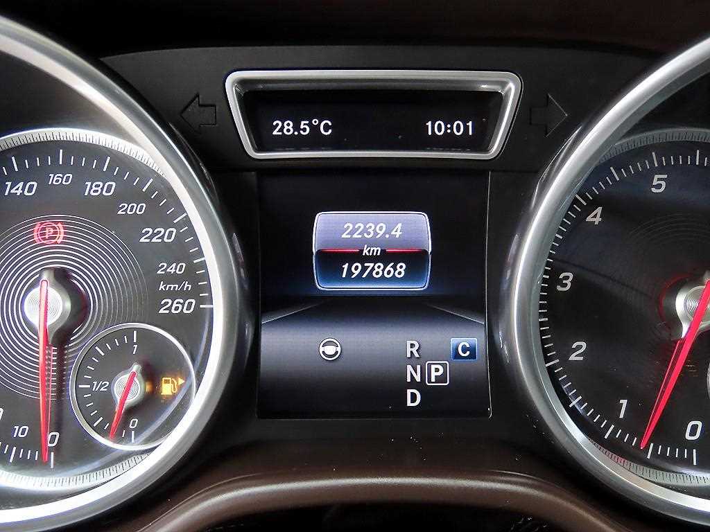 Mercedes-Benz GLS-Class — photo 10