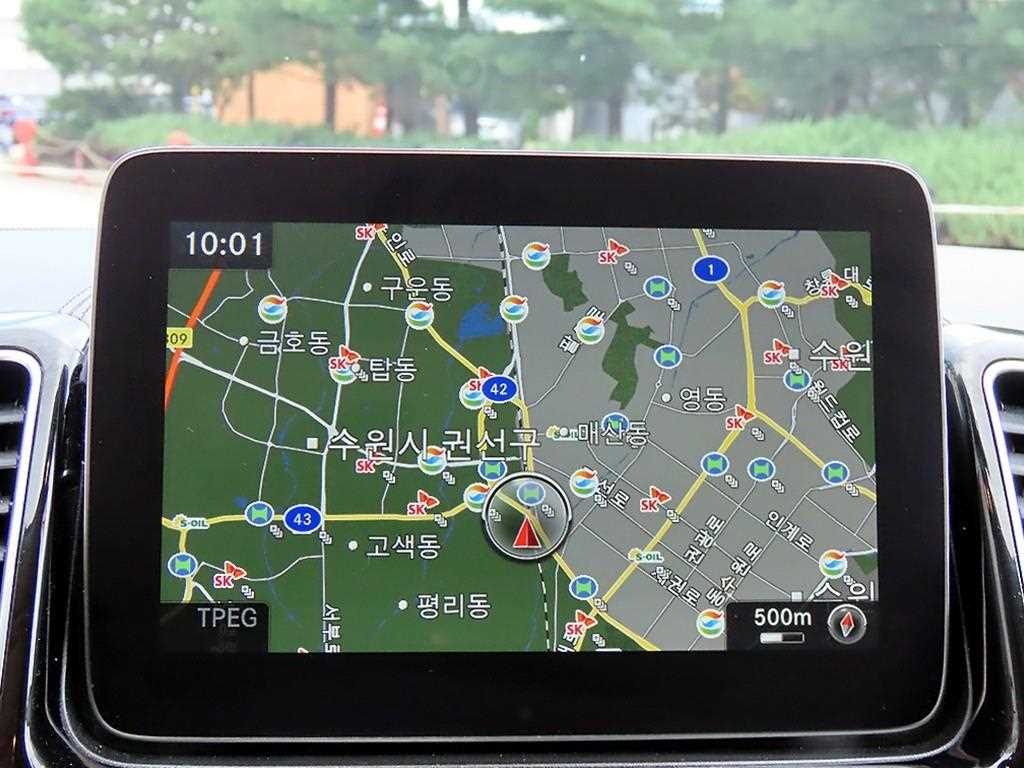 Mercedes-Benz GLS-Class — photo 14