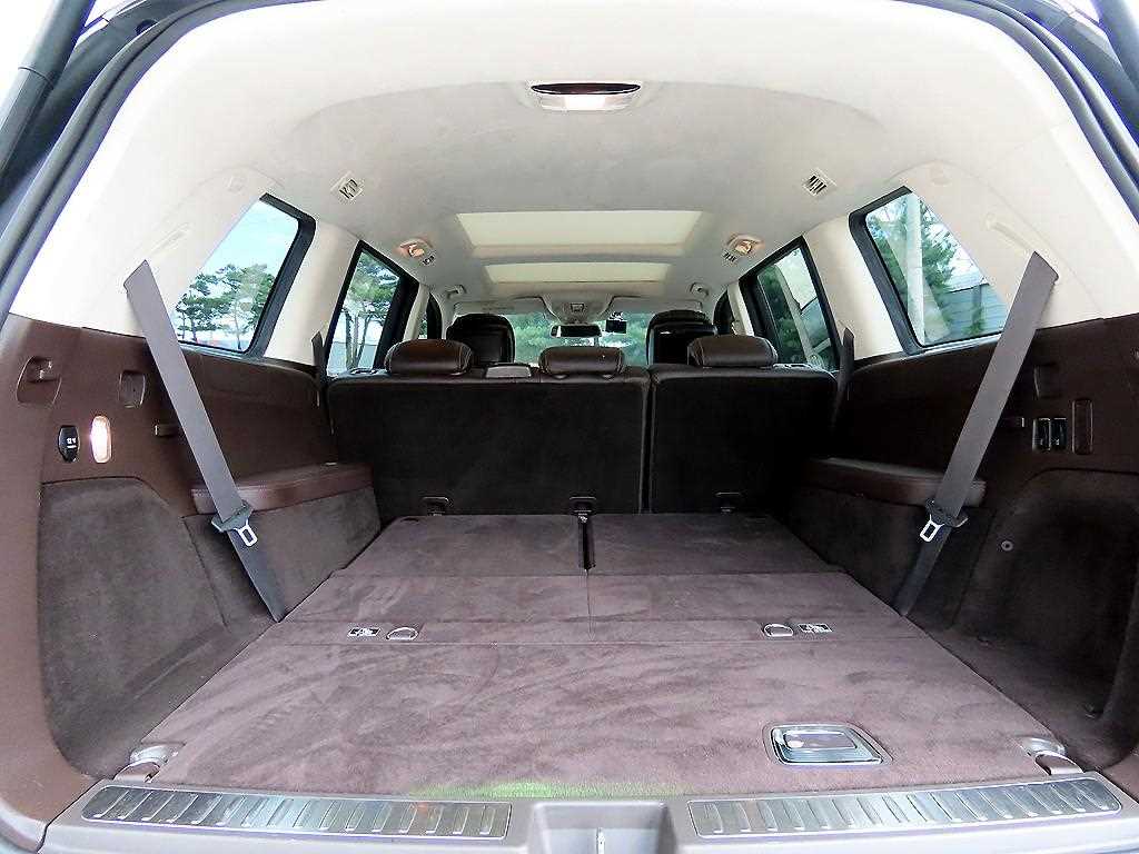 Mercedes-Benz GLS-Class — photo 16
