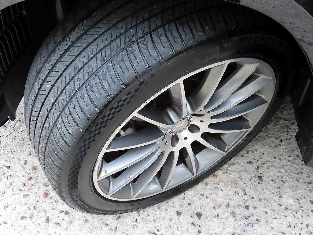 Mercedes-Benz GLS-Class — photo 20