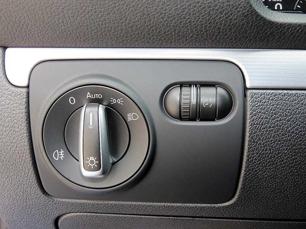 Volkswagen Scirocco — photo 12