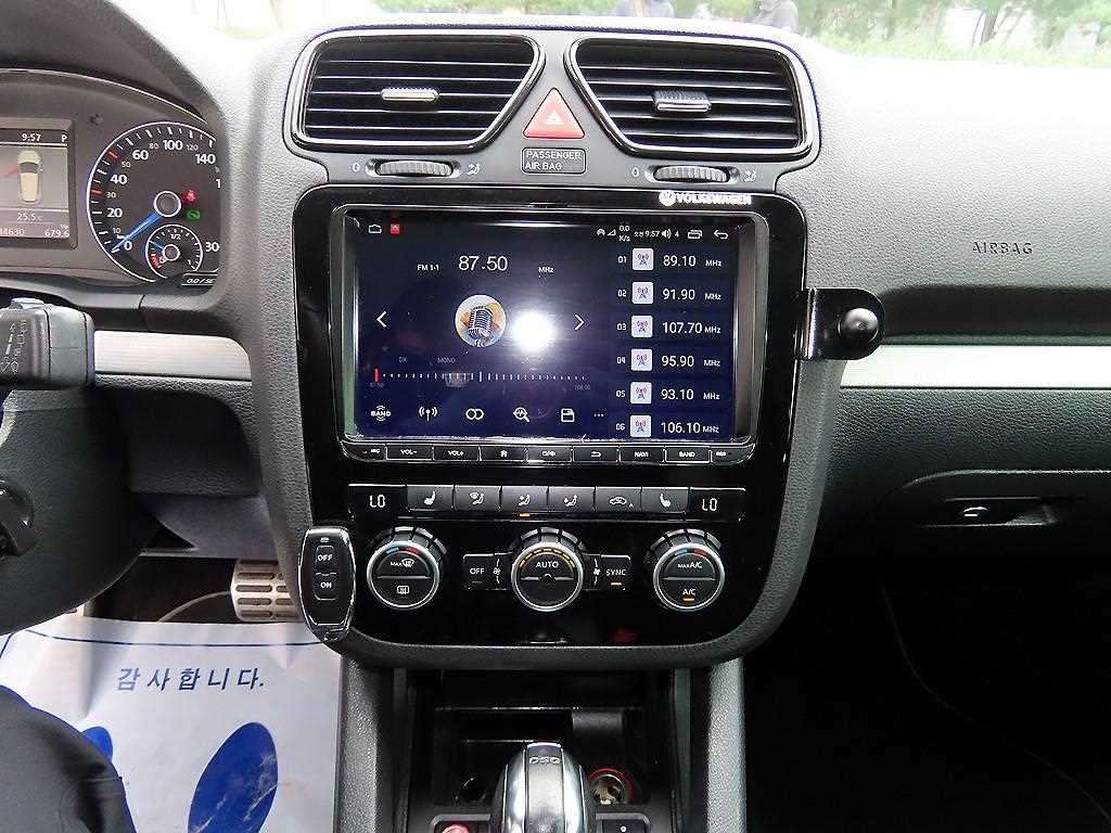 Volkswagen Scirocco — photo 13