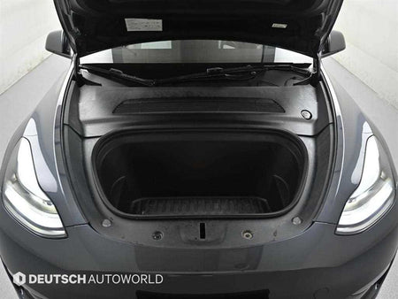Tesla Model Y — photo 06
