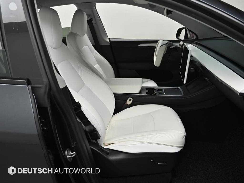 Tesla Model Y — photo 10