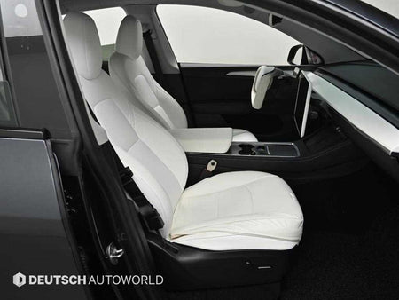 Tesla Model Y — photo 10