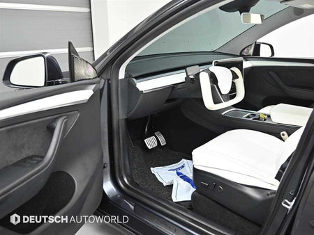 Tesla Model Y — photo 11