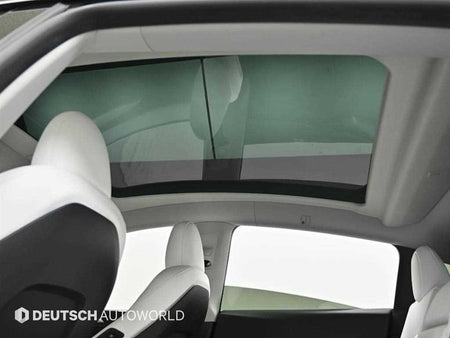 Tesla Model Y — photo 18