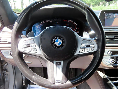BMW 7-Series — photo 08