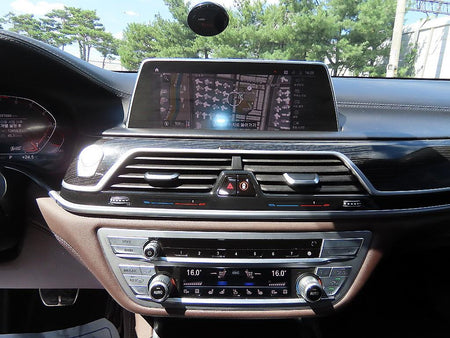 BMW 7-Series — photo 14