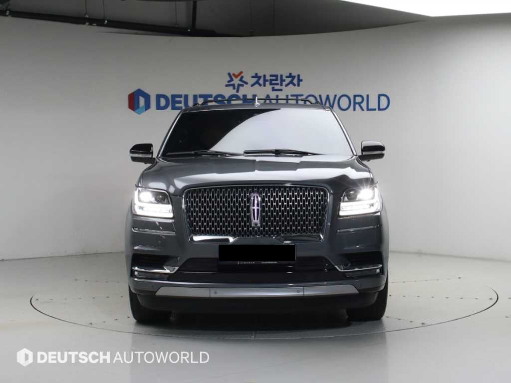 Lincoln Navigator — photo 03