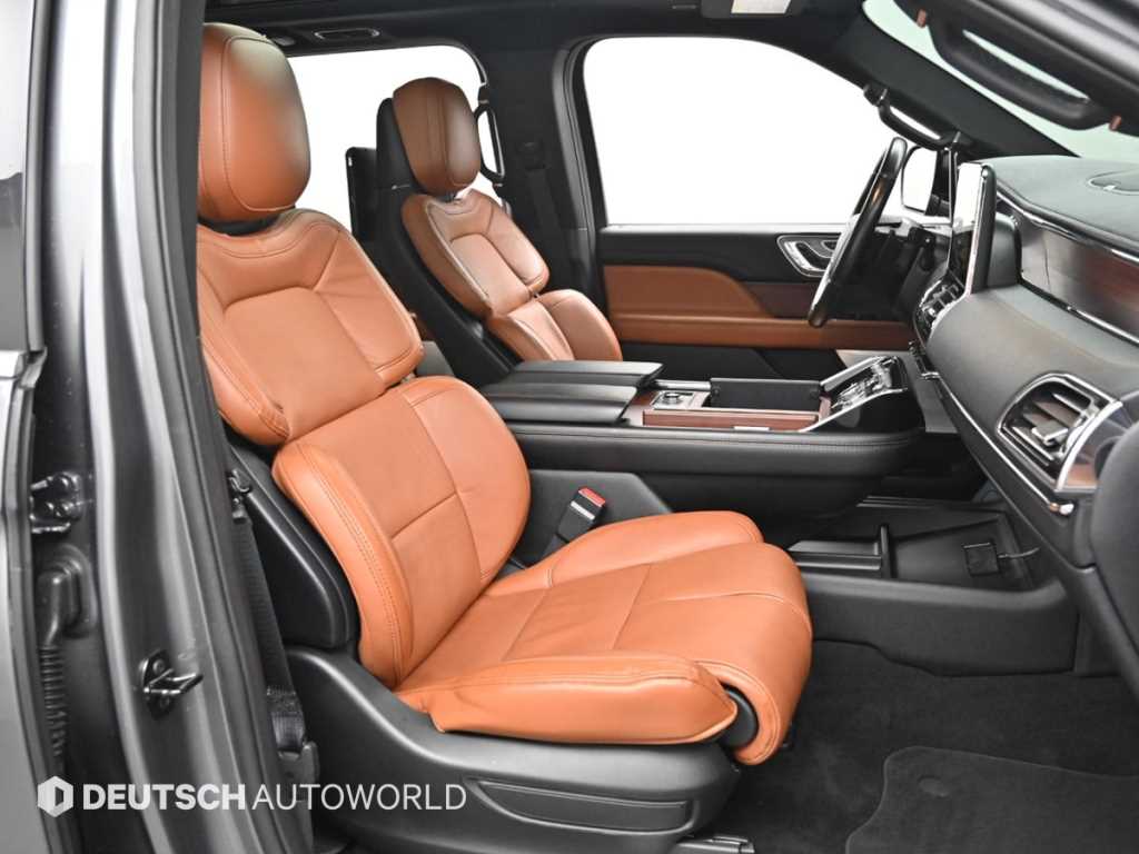 Lincoln Navigator — photo 10