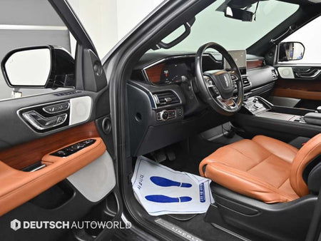 Lincoln Navigator — photo 11