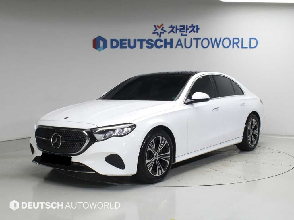 Mercedes-Benz E-Class — photo 01