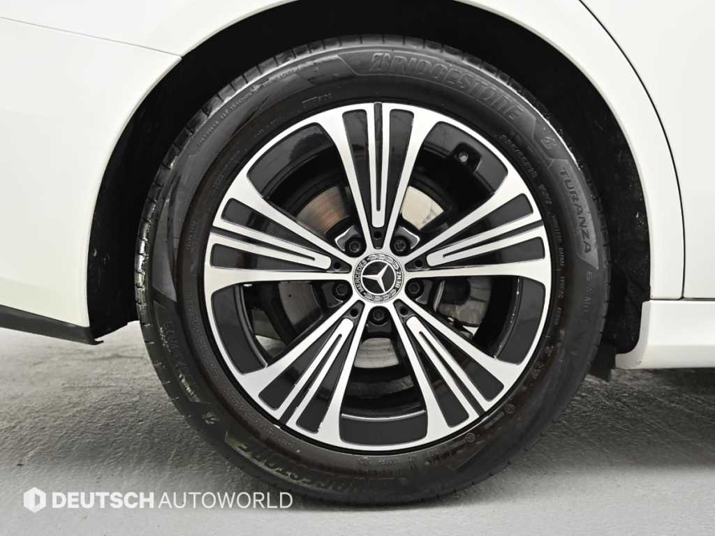 Mercedes-Benz E-Class — photo 05