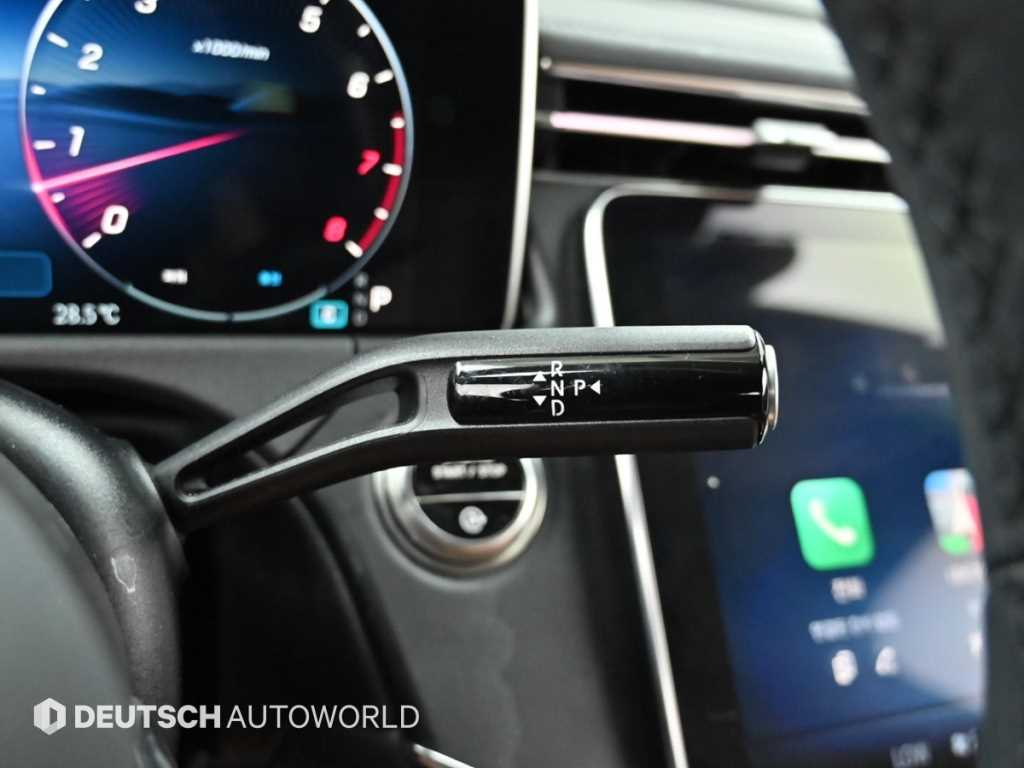 Mercedes-Benz E-Class — photo 09