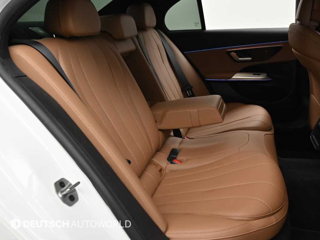 Mercedes-Benz E-Class — photo 12