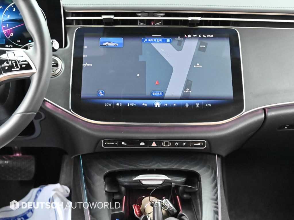 Mercedes-Benz E-Class — photo 14