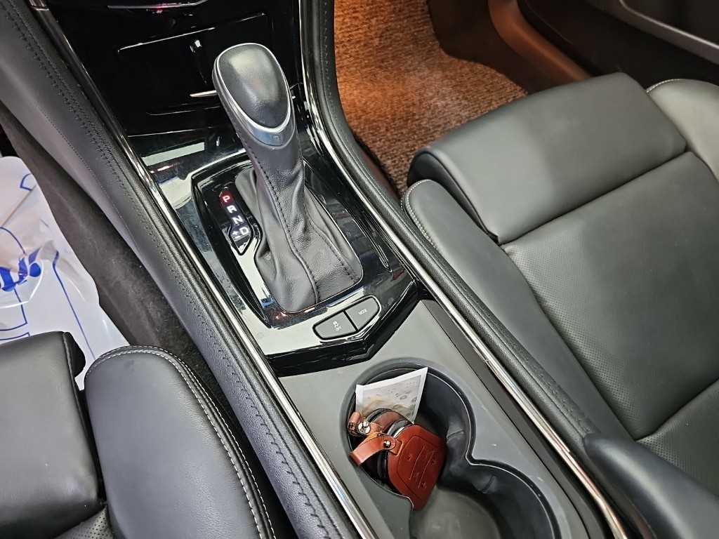Cadillac ATS — photo 08