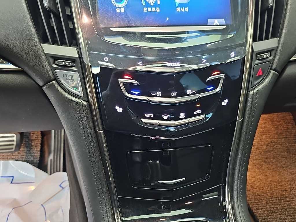 Cadillac ATS — photo 10