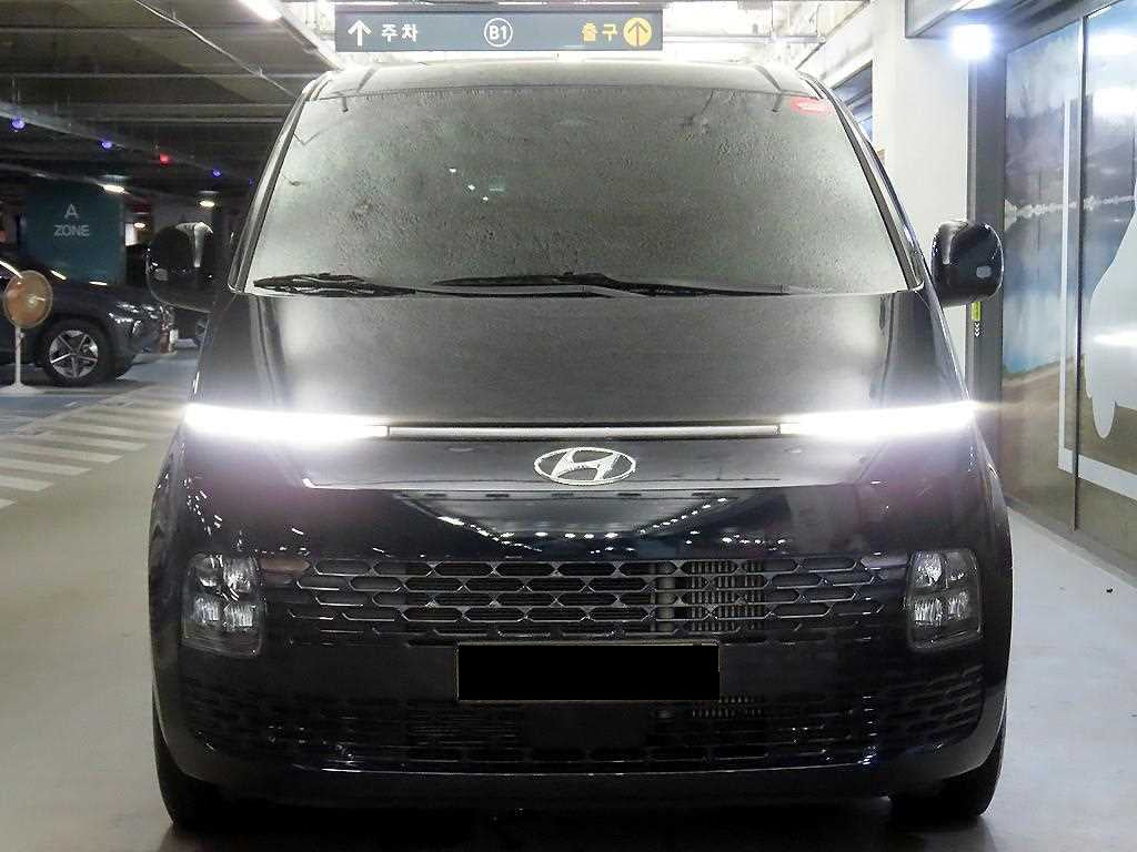 Hyundai Staria — photo 02