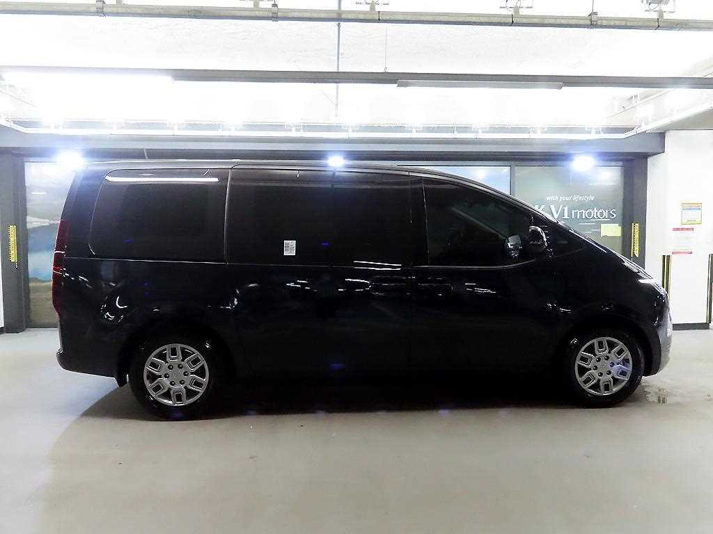 Hyundai Staria — photo 03