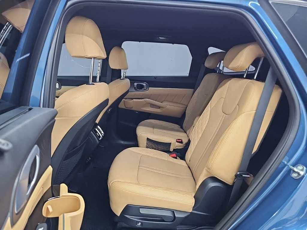 Kia Sorento — photo 12