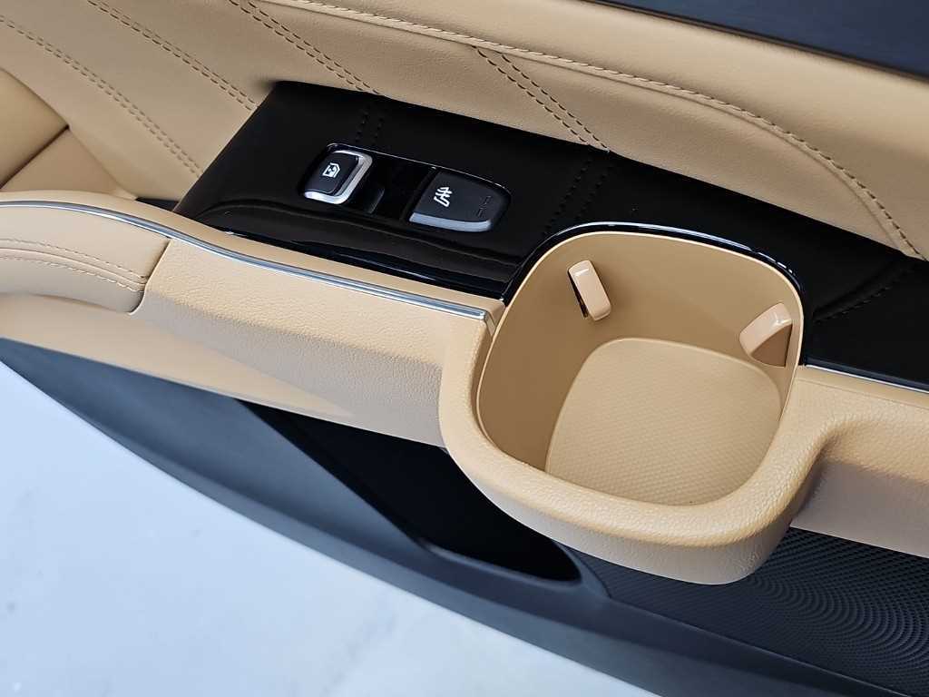 Kia Sorento — photo 14